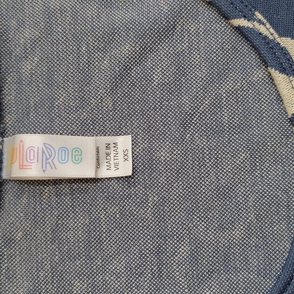 LulaRoe Cat Top - Picture 2 of 3